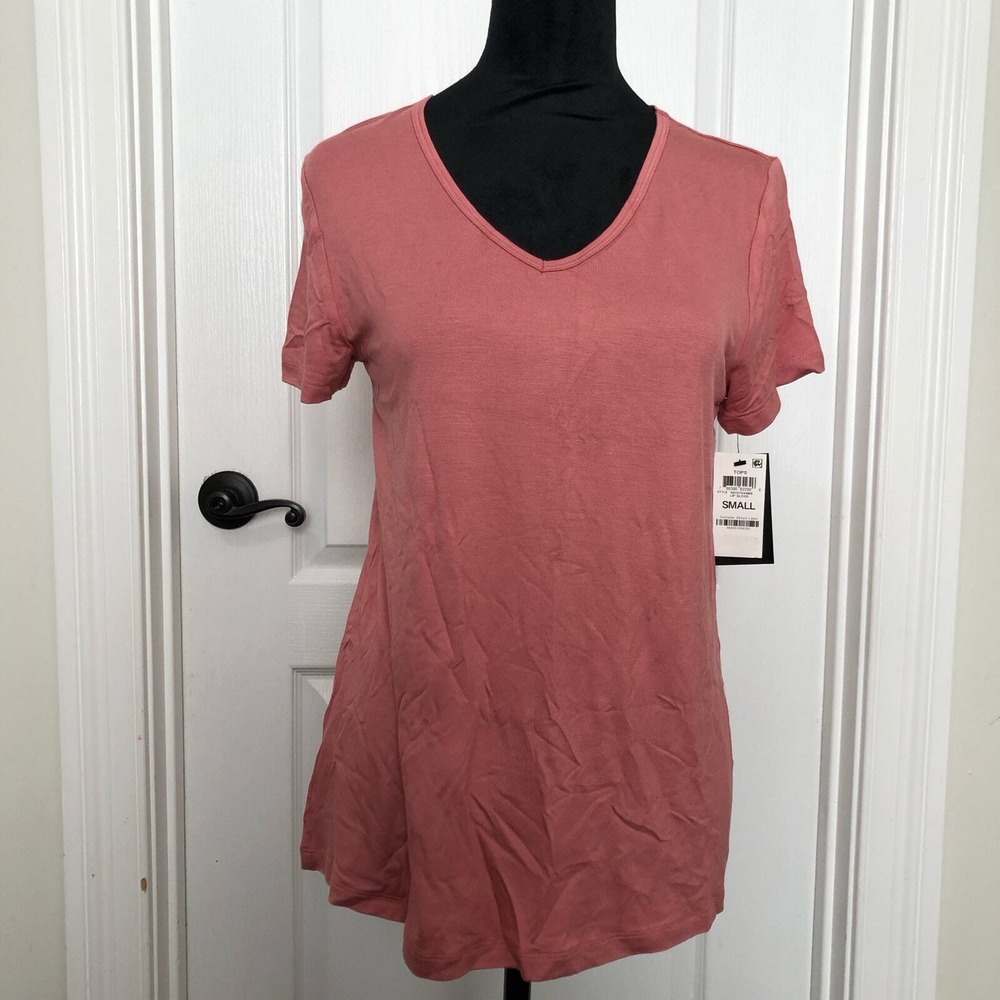 Ideology Womens V-Neck Short Sleeve T-Shirt Lip Gloss Pink 100147044MS Small NWT